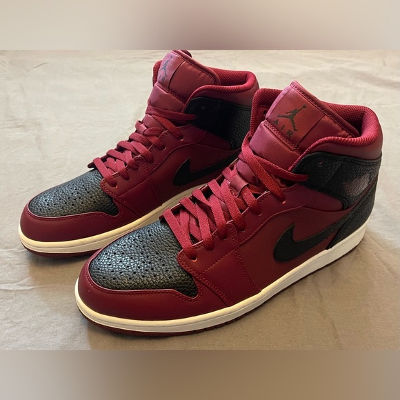 nike air jordan Other - NIKE AIR JORDAN 1 Mid “Reverse Banned” Black Red - Size 12 - New
